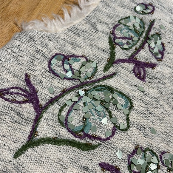 Anthropologie Sleeveless Floral Embroidered Beaded Faux Fur Vest - Picture 8 of 8